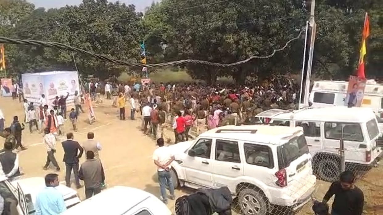 People reached CM meeting place carrying suspected dead body of youth found in canal in Sidhi district