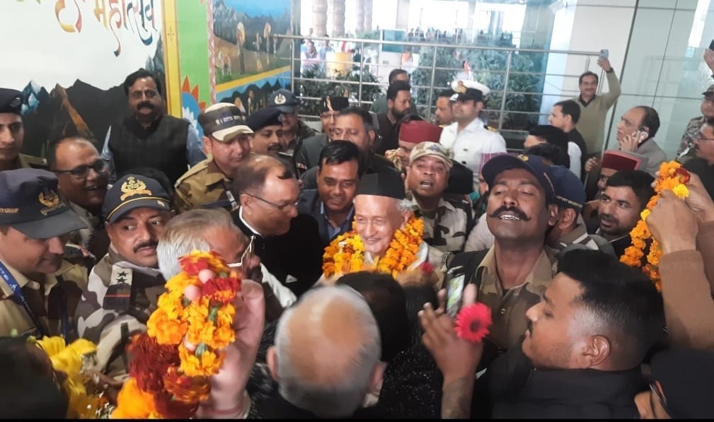 Bhagat Singh Koshyari will reach Dehradun after leaving Mumbai today Uttarakhand news in hindi