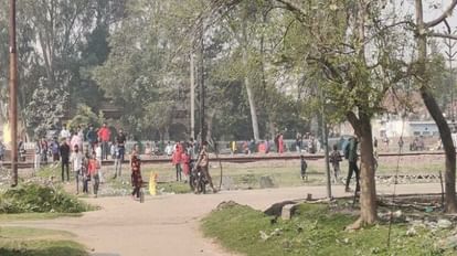 Aligarh News: सरकारी क्वार्टर पर कब्जे को लेकर तथराव, आरोपी गिरफ्तार कर जेल भेजा अलीगढ़ के सिविल लाइंस क्षेत्र की बदरबाग रेलवे कालोनी में पथराव