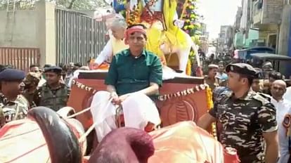 महाशिव रात्रि 2023: देश के गृह राज्यमंत्री बन गए गाड़ीवान, बिहार में हांकी महादेव की बारात गाड़ी महादेव के बैलगाड़ी के गाड़ीवान बने गृह राज्यमंत्री नित्यानंद राय