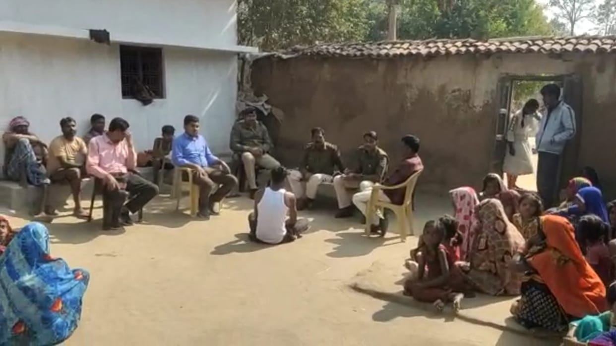 a five month pregnant woman hanged herself by making a noose of a saree in Shahdol police is investigating