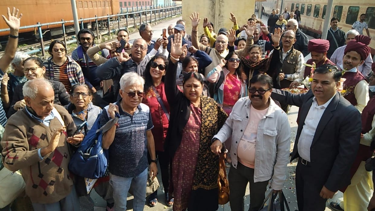 Gaurav Yatra Train reaches Ayodhya.