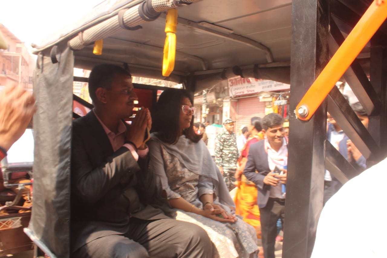 Bam-Bam in Kashi, not thousands..lakhs crowd, 4 km long lines in Vishwanath