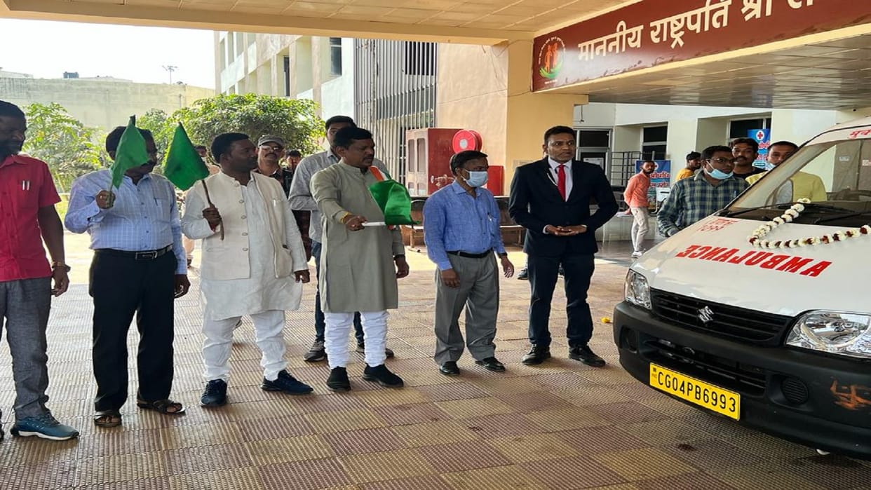 Chitrakot MLA Rajman Benzam flagged off three hearse vehicles from Medical College Dimrapal