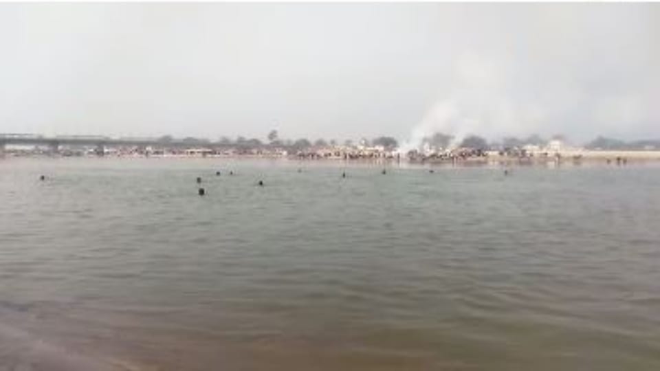 Search operation continues in search of three MBBS students in Ganga