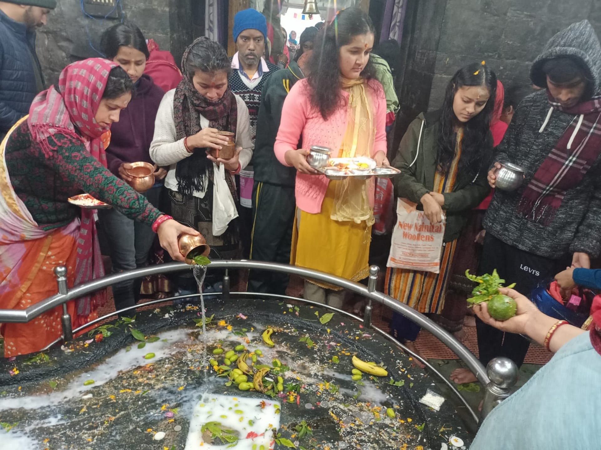 Mahashivratri 2023 devotees Crowds gathered for Jalabhishek in temples Watch Photos