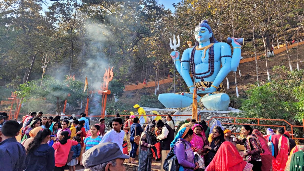 Mahashivratri 2023 The only Shiva temple in the country here God is anointed with vermilion in narmadapuram
