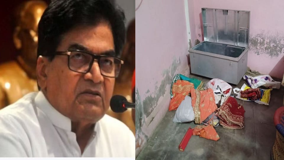SP national general secretary Ram Gopal Yadav sister house stolen