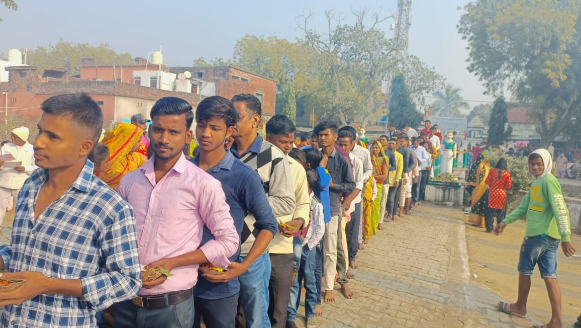 Mahashivratri 2023: Har Har Mahadev echoed in the temples, long queues started to see Lord Shiva