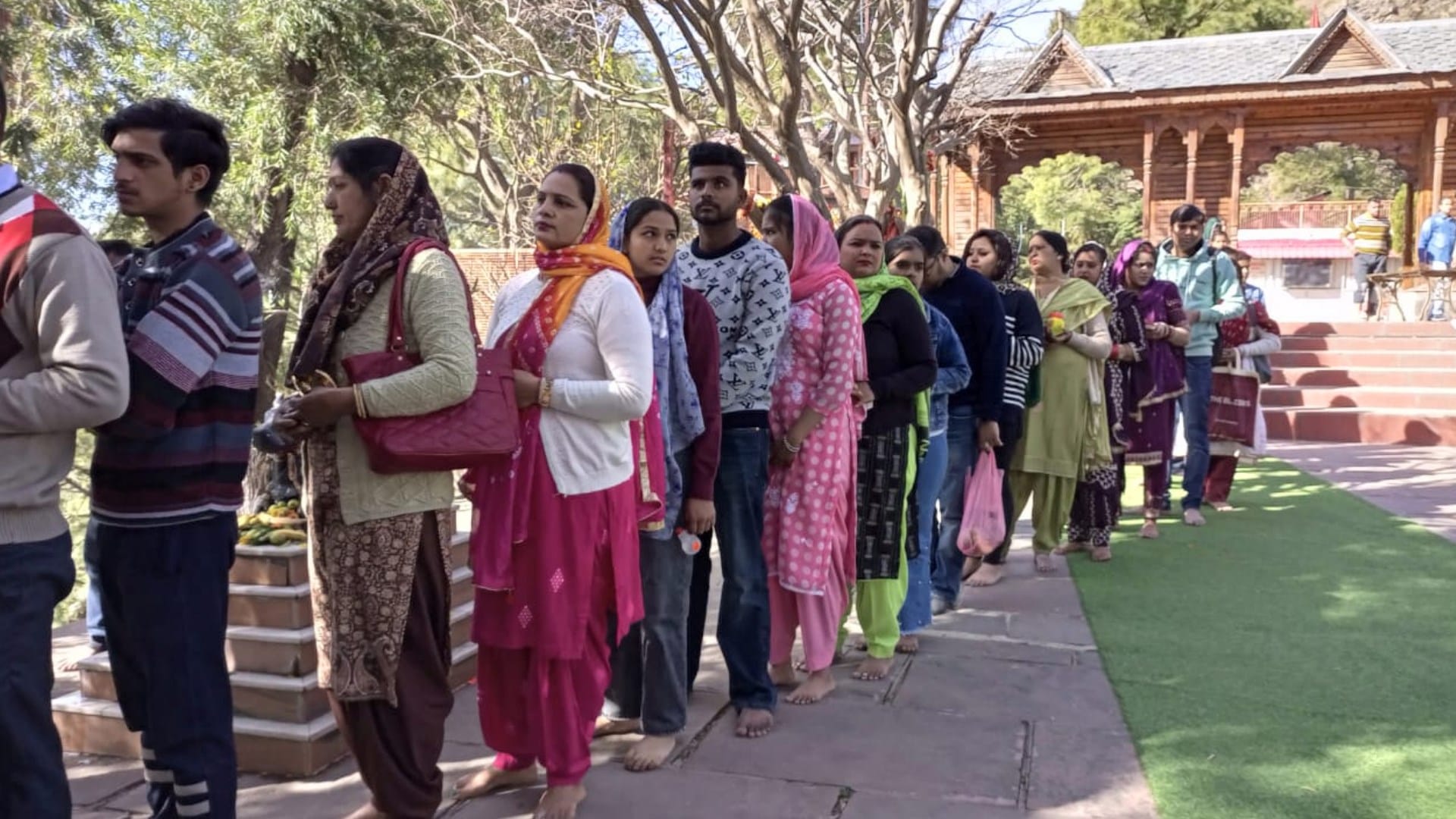 Mahashivratri 2023 Devotees pay obeisance to Lord Shiva at Temples in Himachal Pradesh