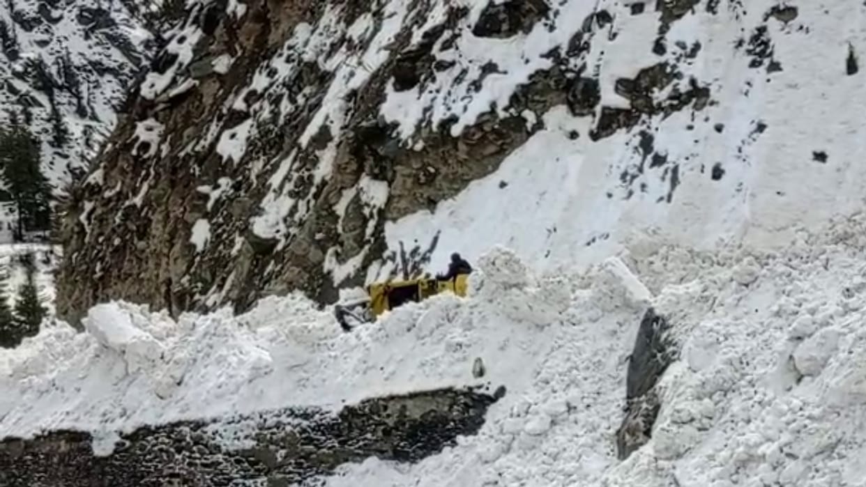 Avalanche on Manali Leh Highway only four by four vehicle allowed