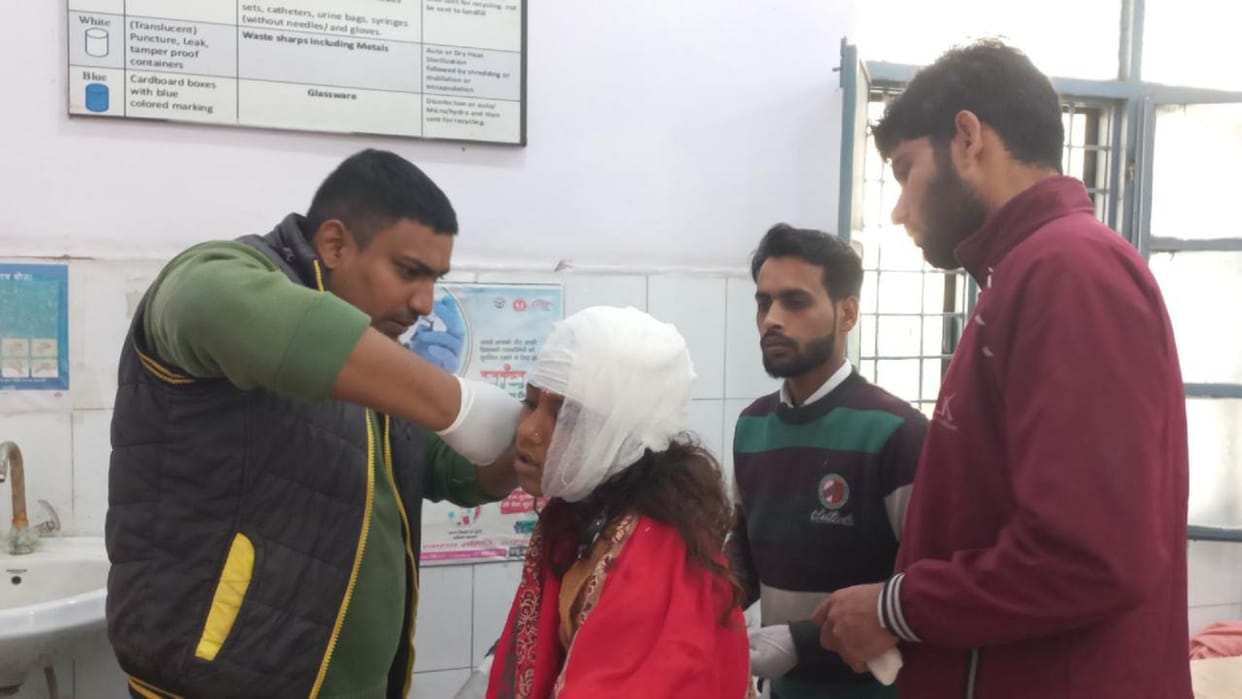 Girl student injured after coming under the grip of swing at Shivratri fair in Shahbad