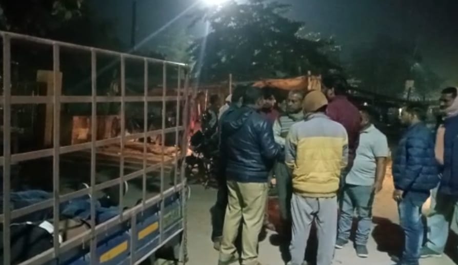 Chandauli accident: maternal uncle-nephew returning from wedding ceremony died in a road accident