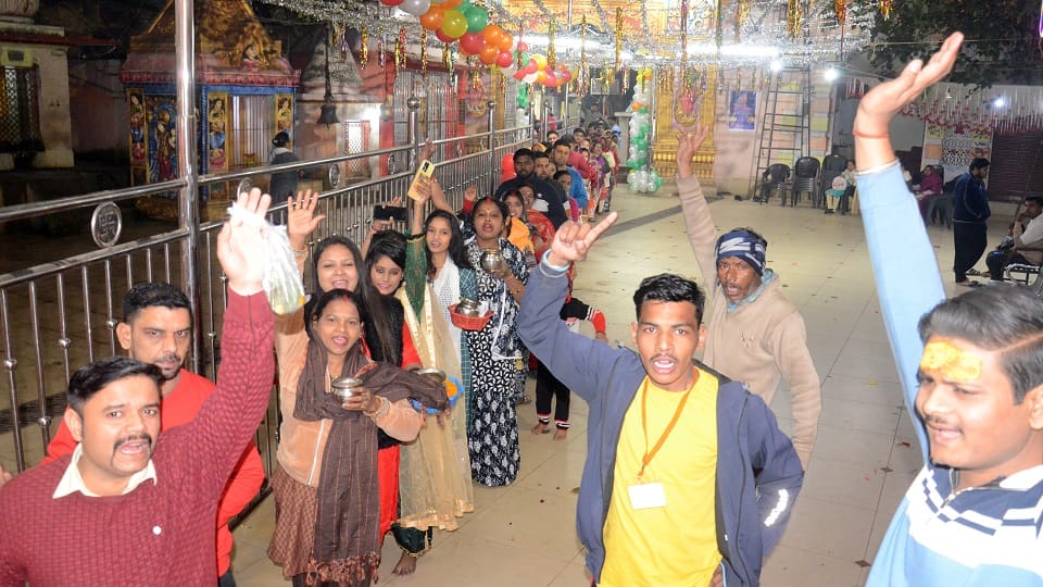 Crowd of devotees gathered to perform Jalabhishek of Lord Shiva on Mahashivratri 2023 in Bareilly