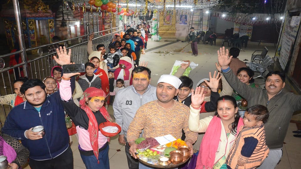Crowd of devotees gathered to perform Jalabhishek of Lord Shiva on Mahashivratri 2023 in Bareilly