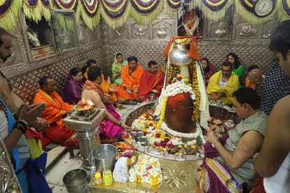 Ujjain Devotees visited Baba Mahakal two hours before on Mahashivaratri