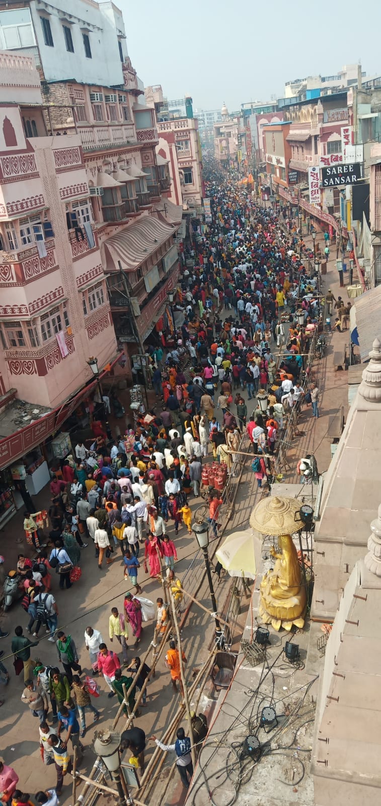 Bam-Bam in Kashi, not thousands..lakhs crowd, 4 km long lines in Vishwanath