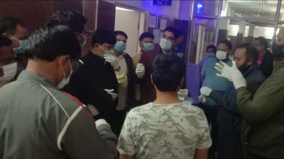 MP News: महाशिवरात्रि पर भंडारे का प्रसाद खाने से 35 से ज्यादा लोग बीमार, मरीजों में पूर्व BMO भी शामिल एसडीएम ने अस्पताल पहुंचकर जानकारी ली