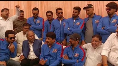 CCL: बृजमोहन ने भोजपुरी दबंग को दी वेलकम पार्टी, मनोज तिवारी बोले- छत्तीसगढ़ में बनेगी बीजेपी की सरकार बृजमोहन ने भोजपुरी दबंग एक्टर्स को दी 'वेलकम पार्टी',