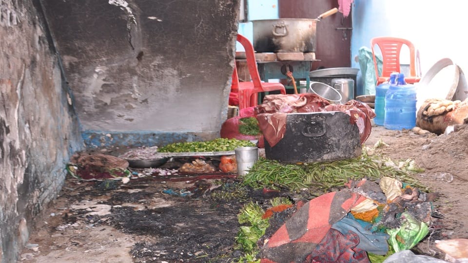 agra fire in gas cylinder accident in marriage ceremony program Two women burnt alive