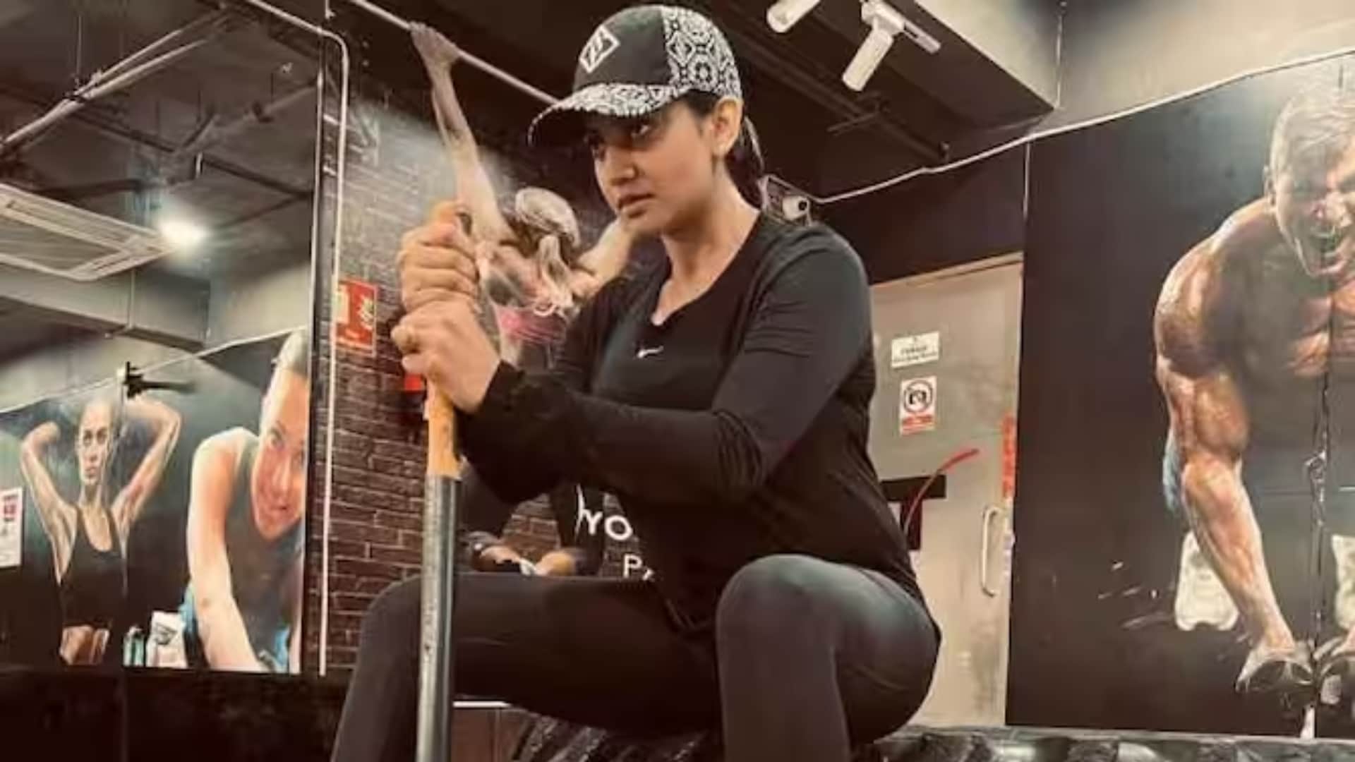 Bhojpuri Actresses who are Fitness Freak know Rani Chatterjee Akshara Singh Monalisa Poonam Dubey Amrapali