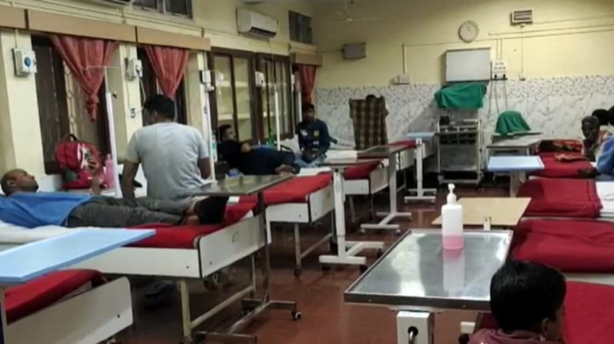 crpf jawans got food poisoning after eating chhole-bhature in dantewada