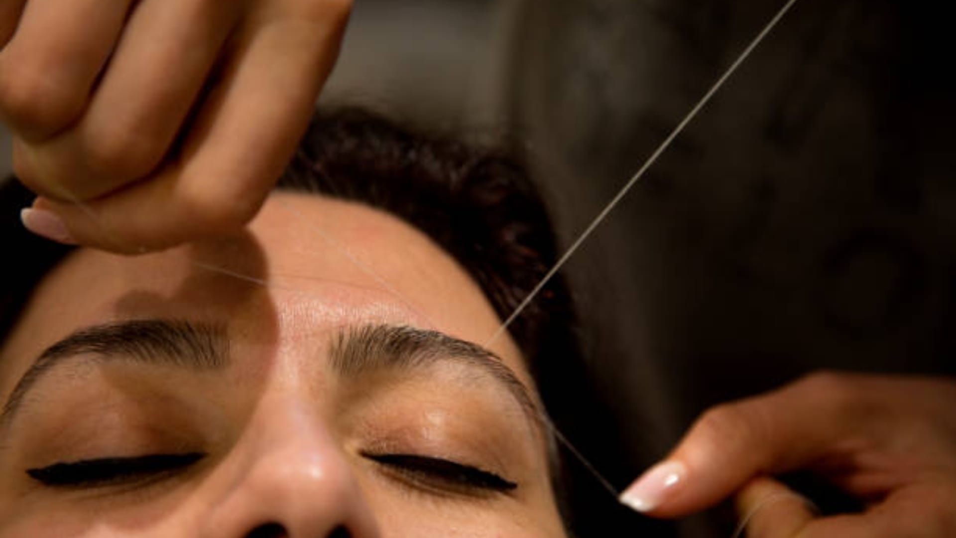 Eyebrow Threading Tips How To Get Perfect Eyebrow Shape At Home News In Hindi