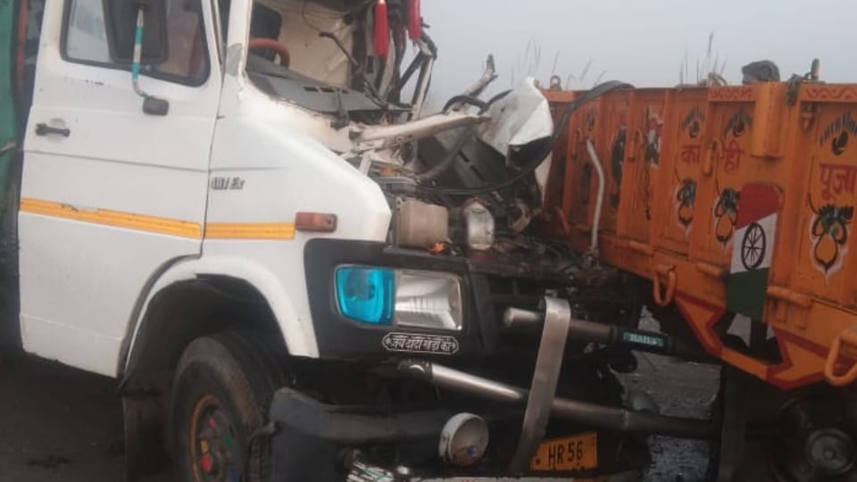 Cantor collided with tractor in Rohtak, one man died