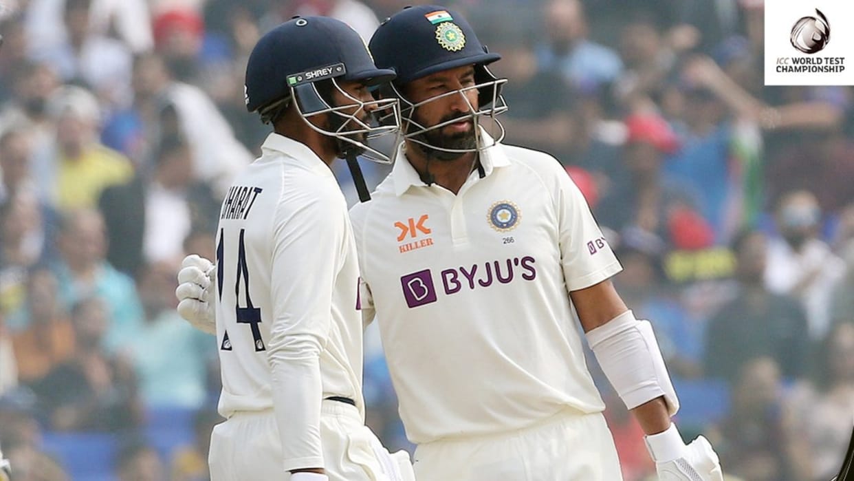 Fan enters Indian Team dressing room during Indore test takes selfie with Cheteshwar Pujara