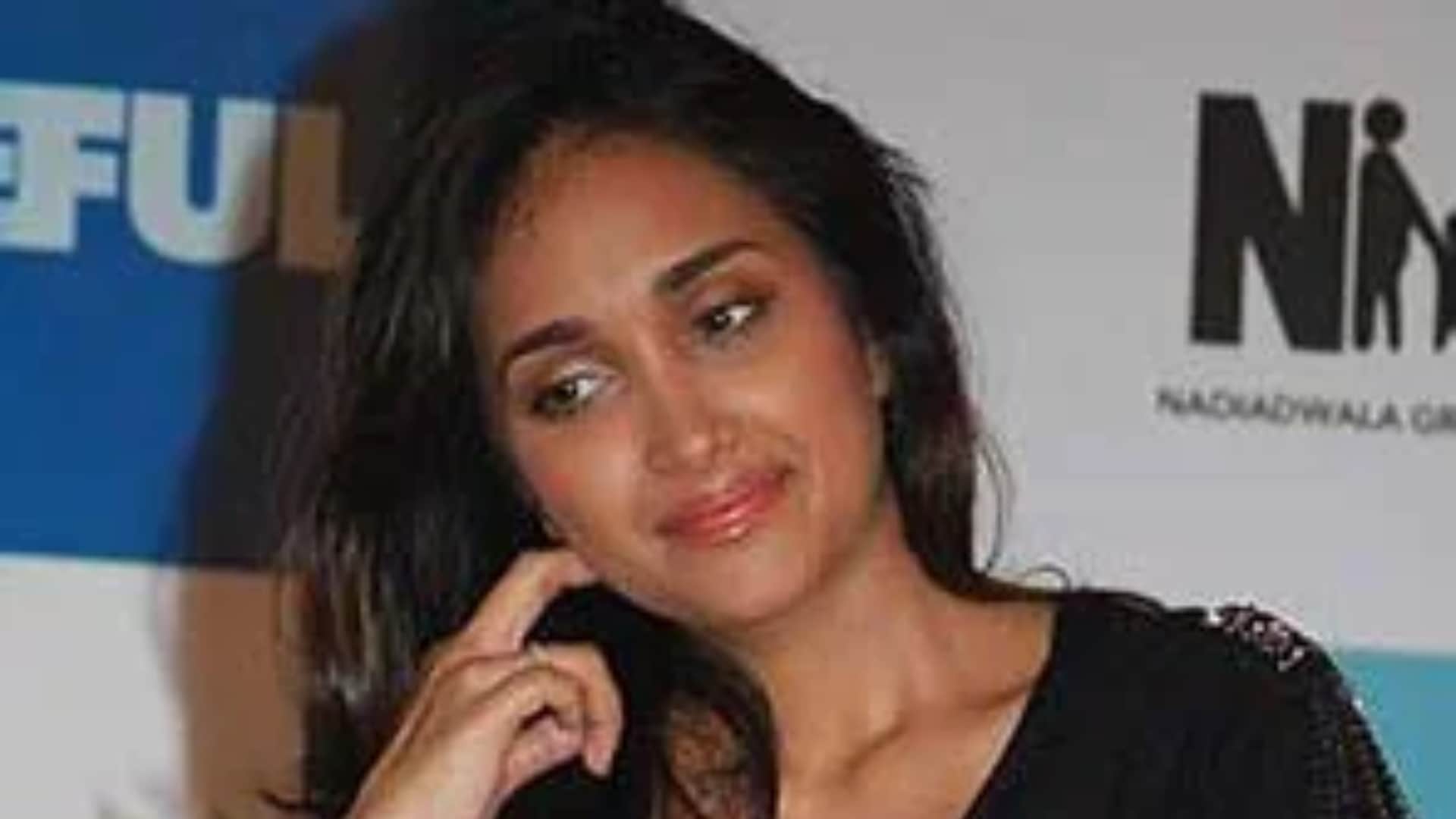 jiah-khan-birthday-special-know-her-real-name-and-how-ghajin-actress-got-entry-in-bollywood-housefull-2023-02-