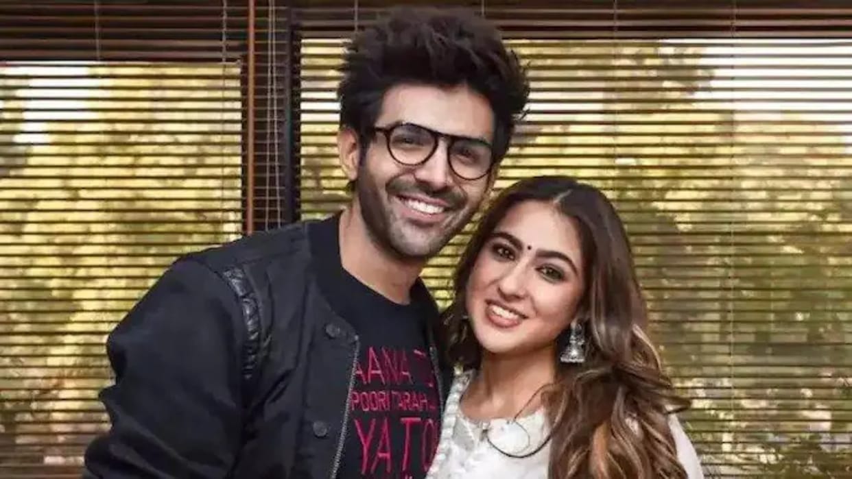 Kartik Aaryan Sara Ali Khan Viral Photo On social Media Of Udaipur Shehzada Actor Break silence on it