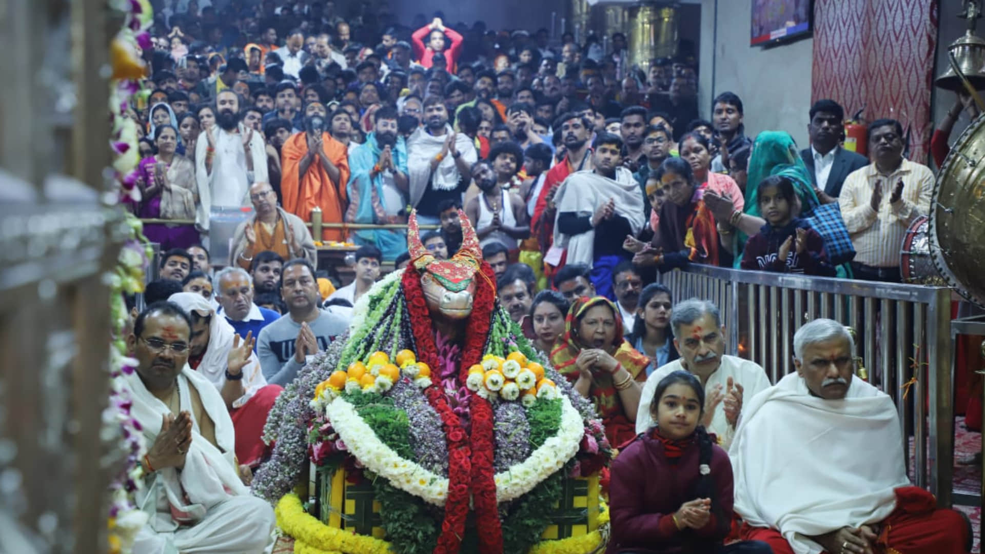 Mahakaleshwar: Devotees were overwhelmed by seeing the Sehra of Baba Mahakal