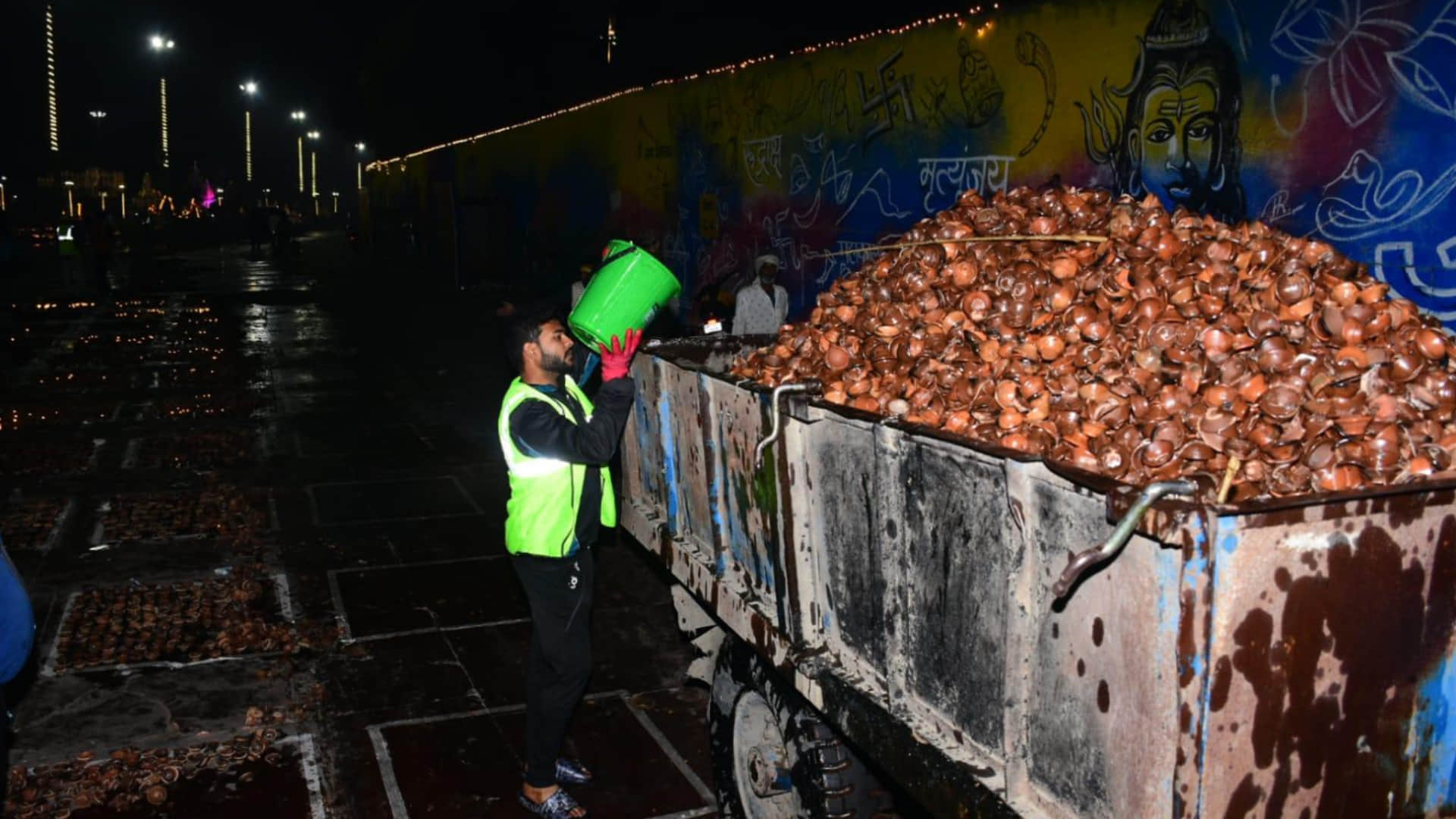 Ujjain: After making a world record, the ghats of Ujjain were cleaned in a few hours
