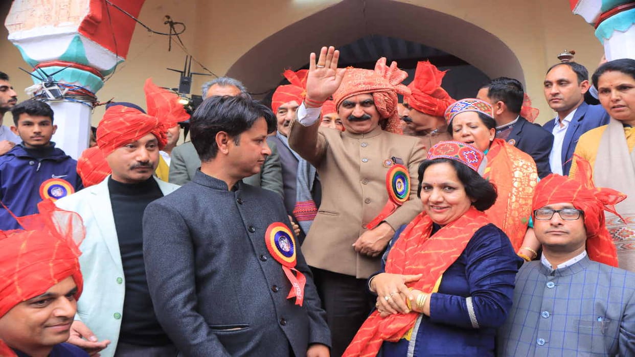 CM Sukhu made a big announcement, half a bigha of land around the temples will be named after devi devta