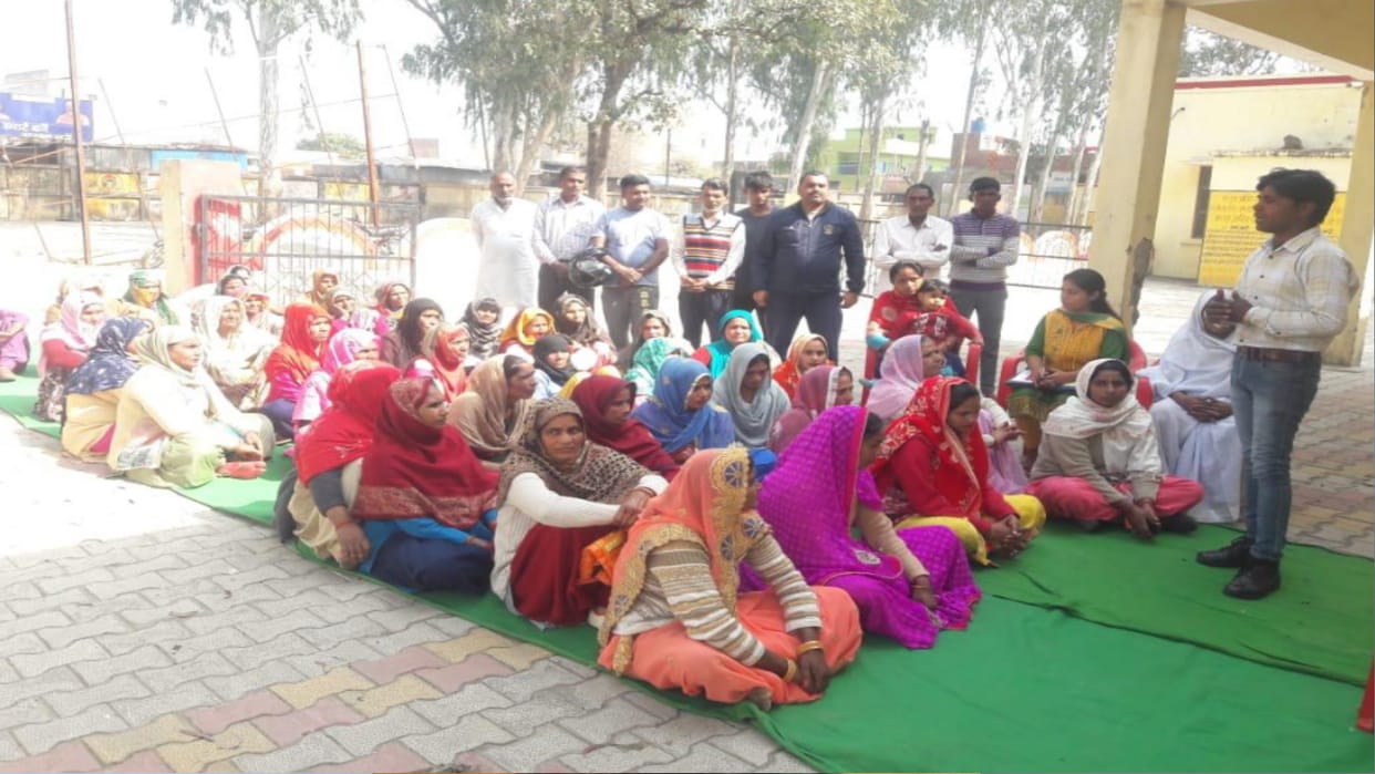 Baghpat News: Cooks of primary and high schools have held a meeting and warned about their demands