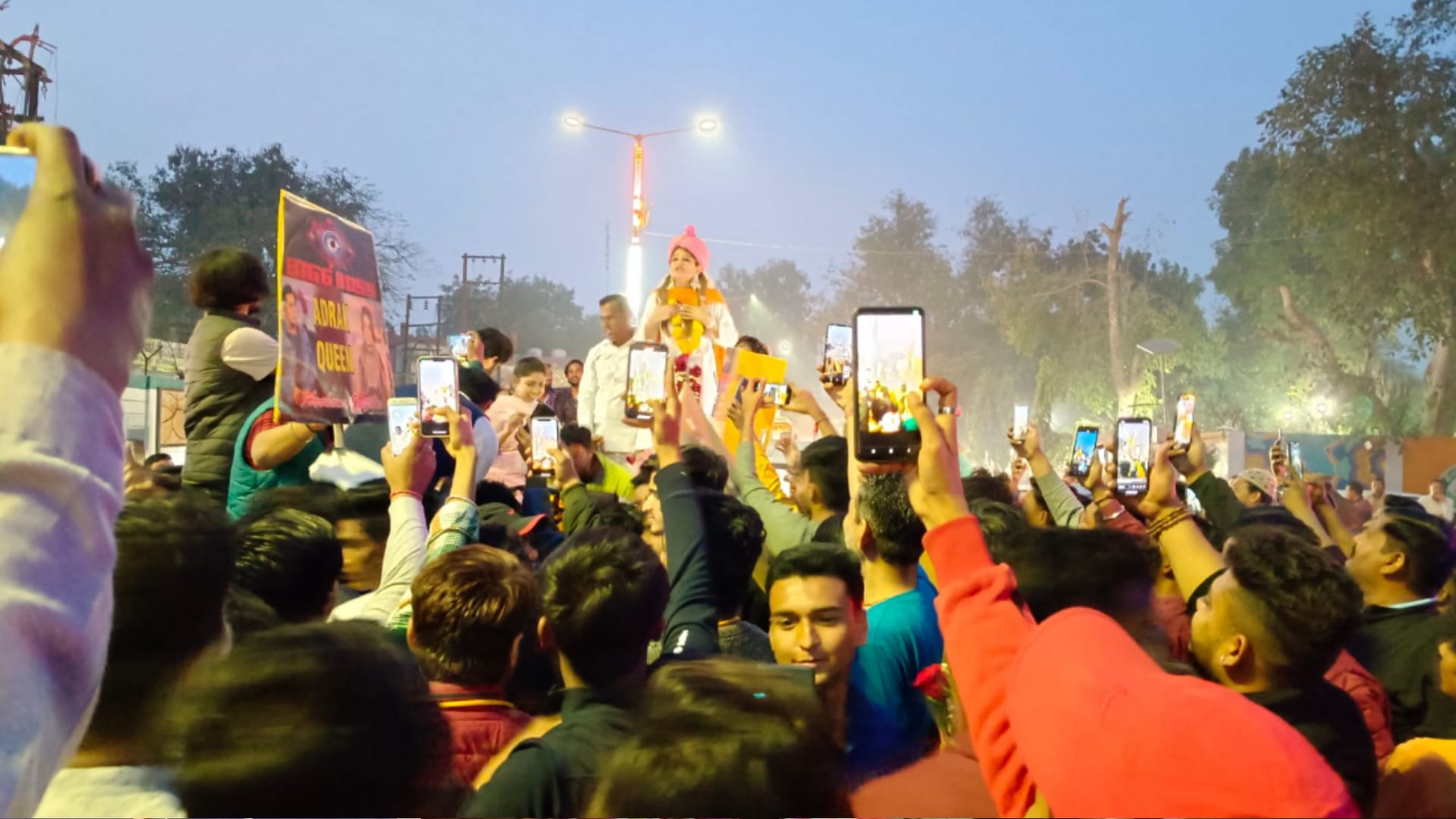 Archana Gautam reached Meerut and got a grand welcome by supporters and see photos