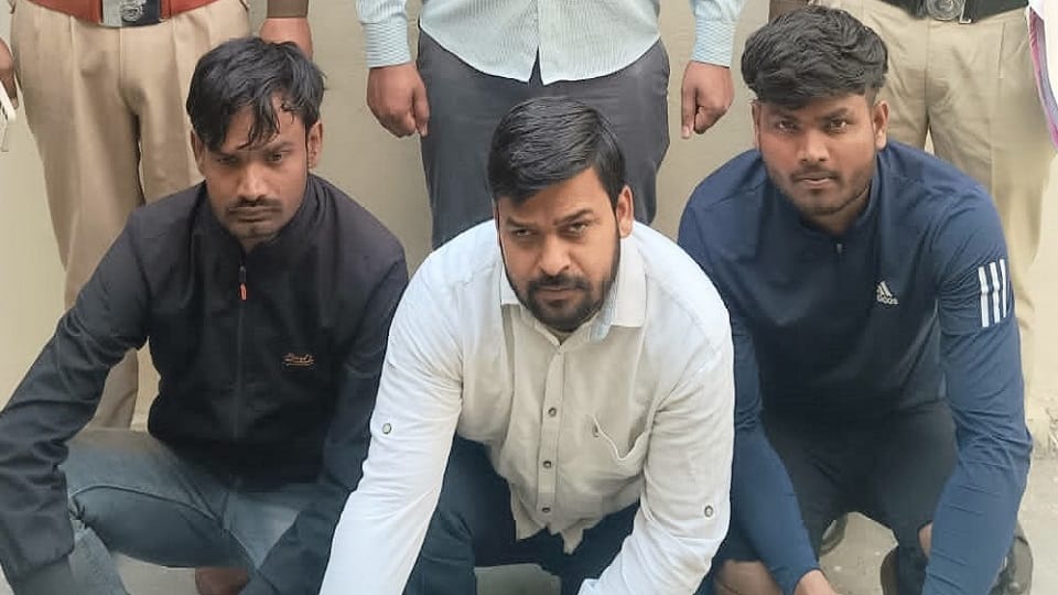 security guard of factory along with his accomplices committed theft in factory In Faridabad