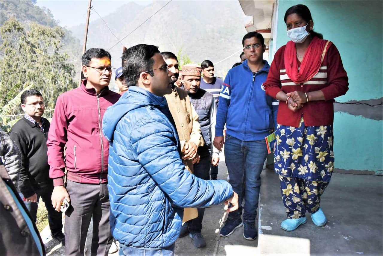 Chamoli DM Shocked after see Landslide in Karnaprayag Big Cracks in Houses Photos