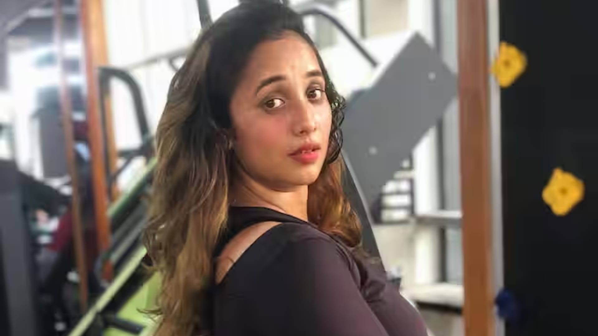 These Actress have highest Net worth Monalisa Akshara Singh Amrapali Dubey Rani Chatterjee