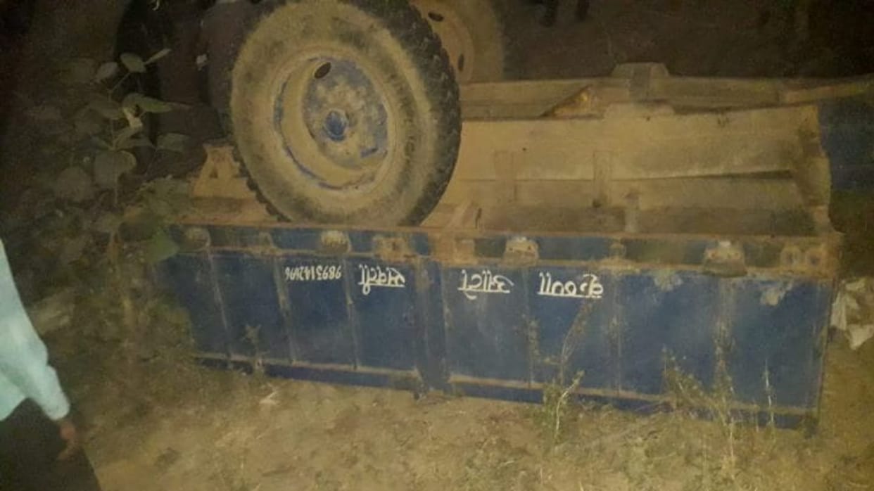 three killed, 14 injured after tractor-trolley overturned in janjgir-champa