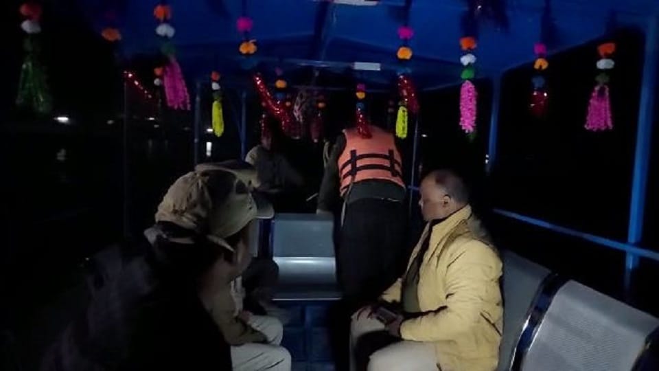 Search operation continues in search of three MBBS students in Ganga