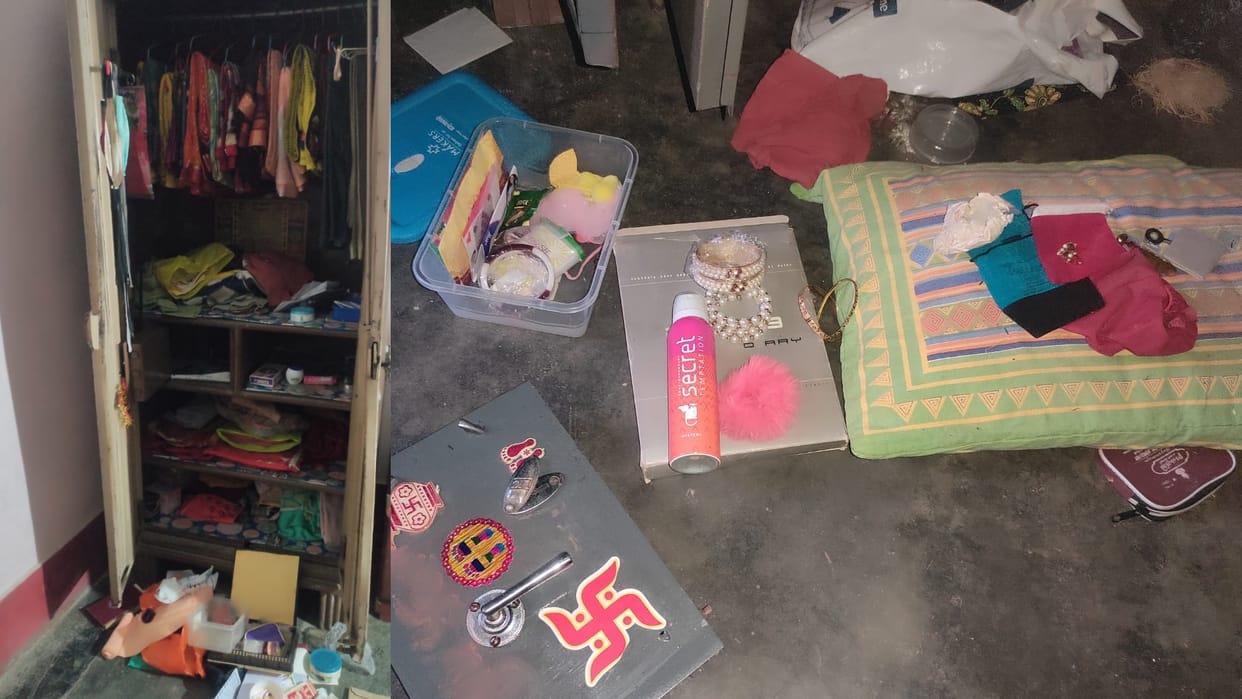 15 lakh rupees loot in former zila panchayat sadasya home in Sitapur.