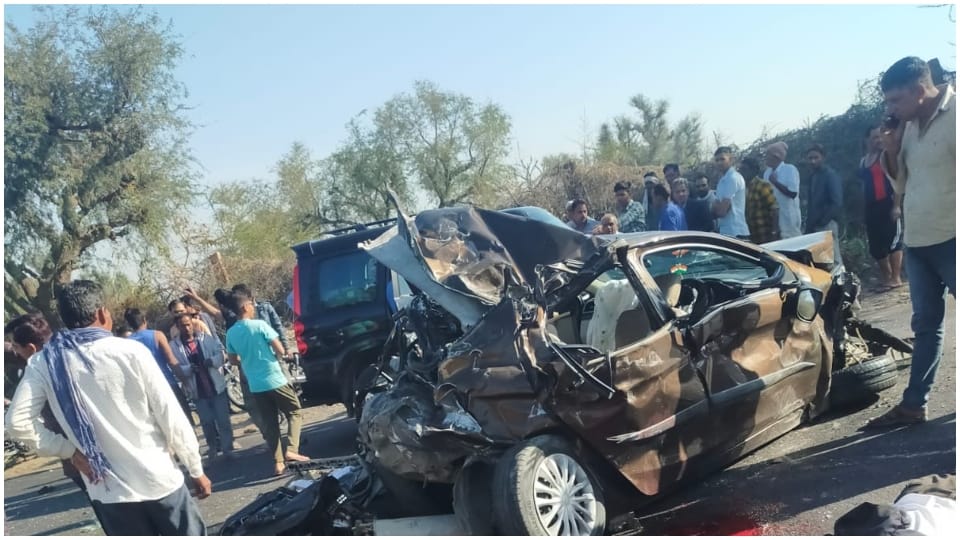 Truck and car collision in Nagaur One youth killed and five injured