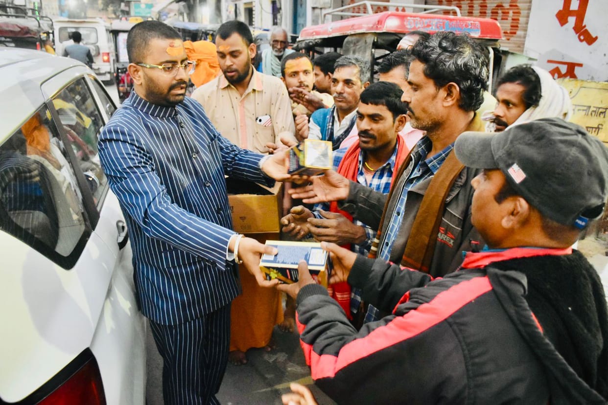 Convener of Yuva Chetna distributed Chyawanprash among people Rohit singh said campaign to serve