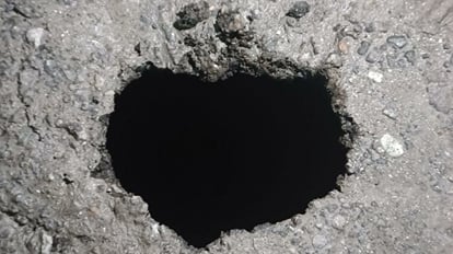 Uttarakhand News More than one thousand complaints came on the pothole free app of Public Works Department