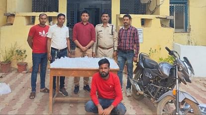 one arrested with illegal liquor in chhattisgarh balodabazar