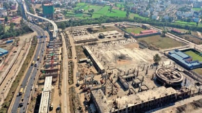 इंदौर मेें ले रहा प्रदेश का सबसे बड़ा बस स्टैंड आकार।