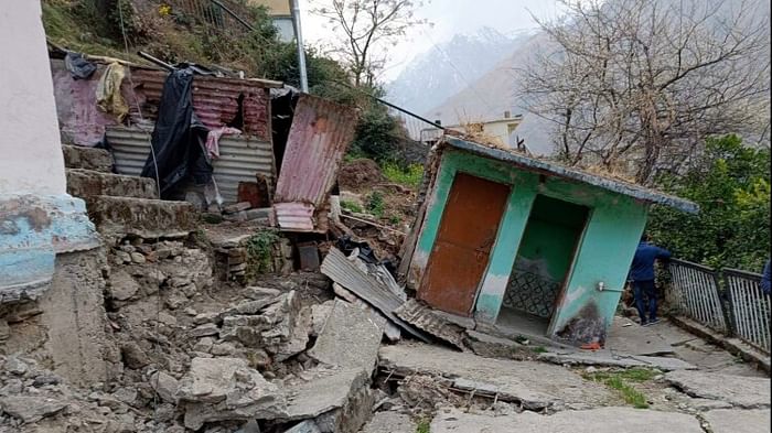 Joshimath Landslide Sound of water flowing under house was heard again people were afraid