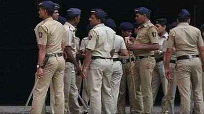 Mumbai: देह व्यापार रैकेट का भंडाफोड़, भोजपुरी अभिनेत्री गिरफ्तार; पुलिस ने तीन मॉडलों को छुड़ाया Bhojpuri actress arrested for allegedly pushing girls into prostitution Mumbai Police busted racket