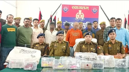 Gorakhpur News: मैनेजर और समूह संचालक से एक ही गिरोह ने की थी लूट, पुलिस ने किया पर्दाफाश पुलिस की गिरफ्त में आरोपी।